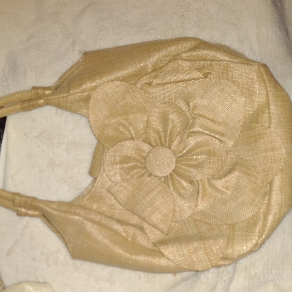 *Like New* Avon Man-Made Material Floral Beige Bag
